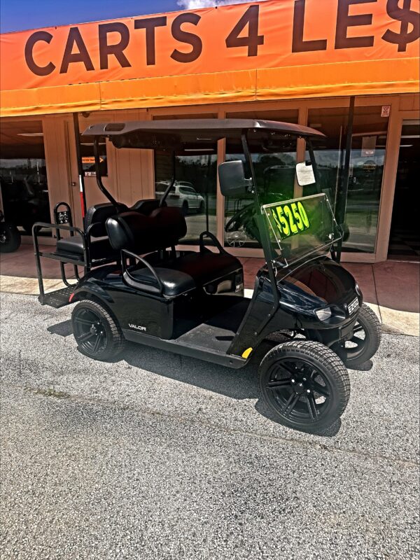 2021 EZGO Valor - 4 Passenger - Electric - Image 4