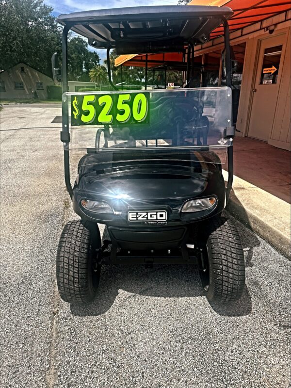 2021 EZGO Valor - 4 Passenger - Electric - Image 3