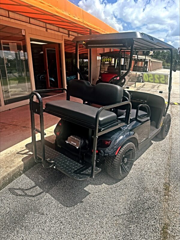 2021 EZGO Valor - 4 Passenger - Electric - Image 5
