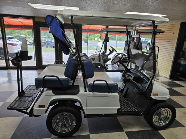 2010 Columbia PARCAR - 4 Passenger - Electric - Image 3